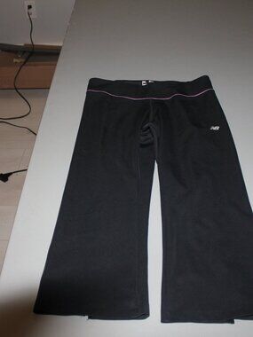 Black New Balance Athletic Capris Size Medium